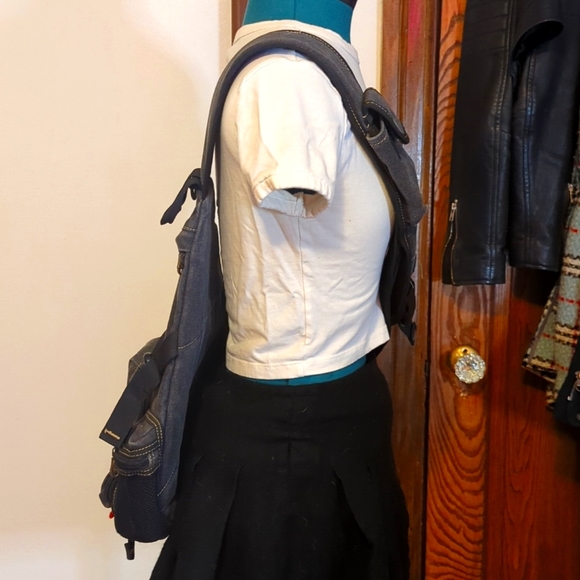 AERLIS Messenger/ Hiking Bag - Picture 3 of 6